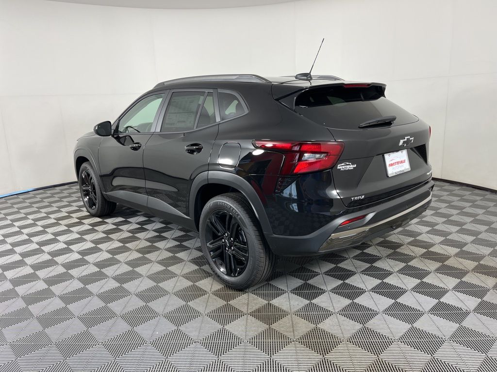Thumbnail: 2025 Chevrolet Trax - 3