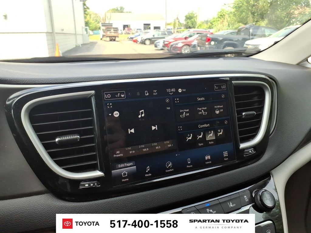 Used 2024 Black Chrysler Touring L image 20