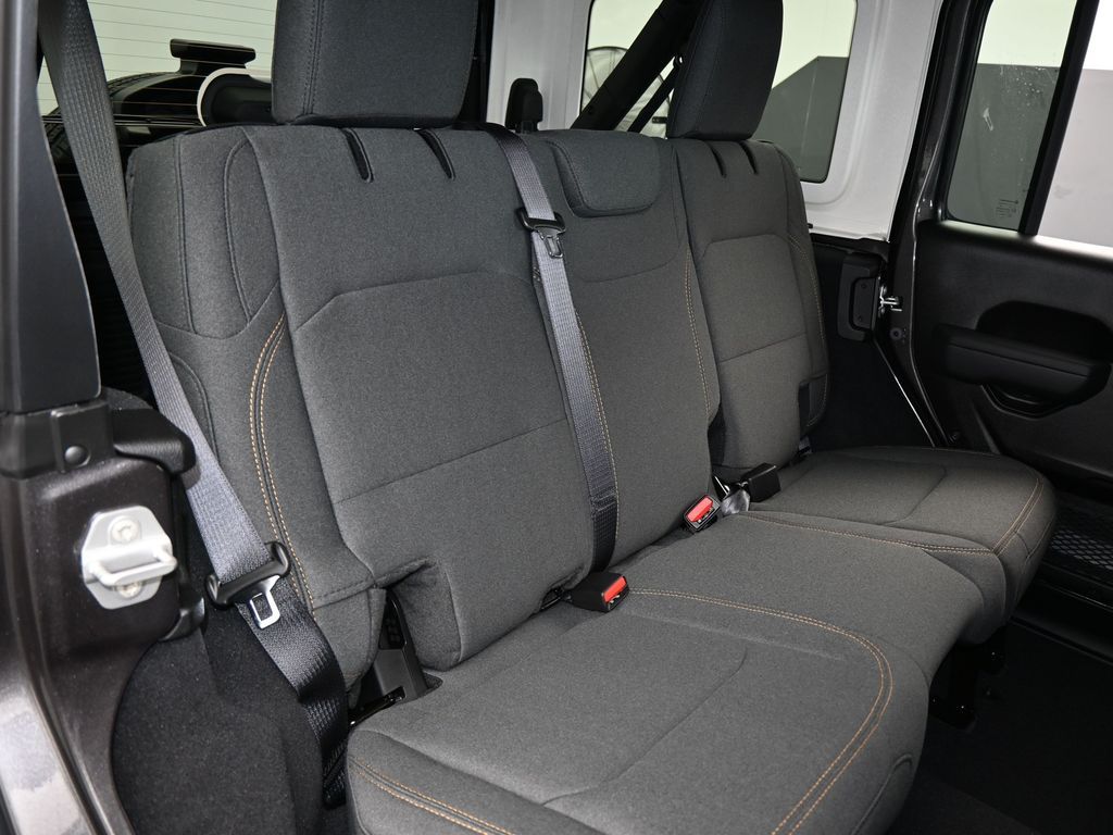 New 2026 Granite Crystal Metallic Clearcoat Jeep Sport image 33