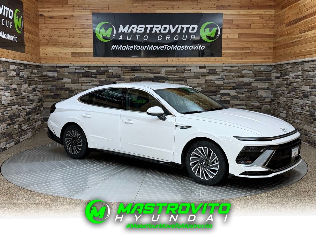 Serenity White 2025 Hyundai Sonata Hybrid SEL FWD Sedan Front-Wheel Drive 6-Speed Automatic