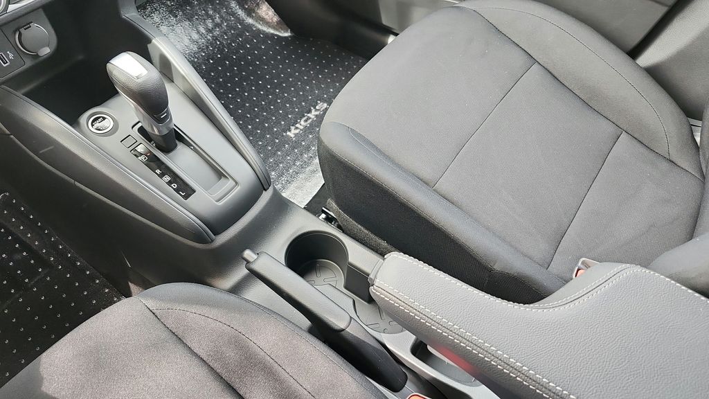2025 Nissan Kicks Play