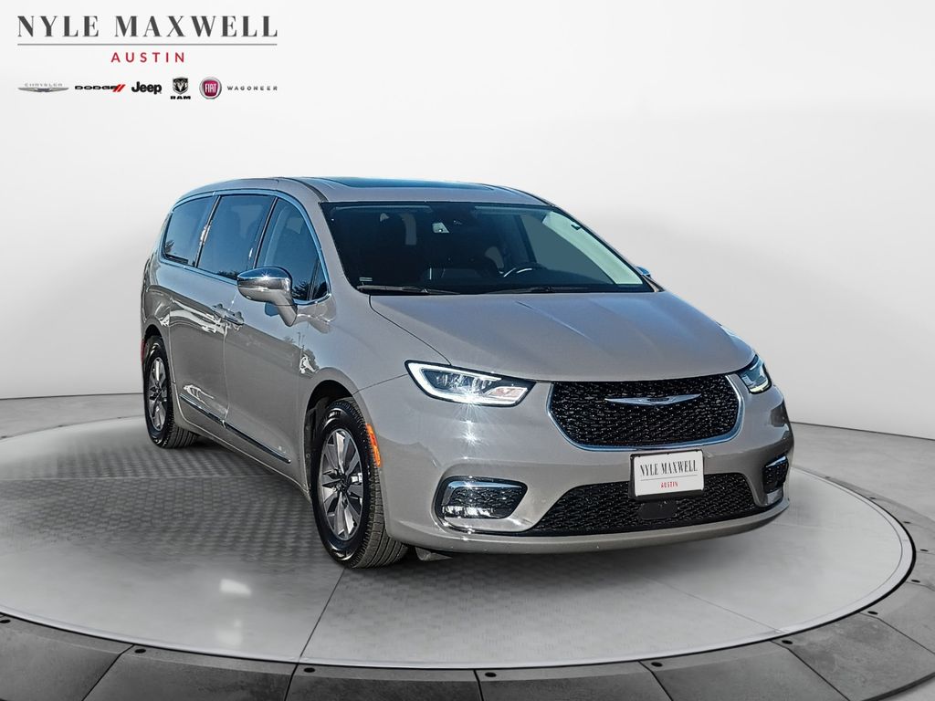 Used Car 2022 Chrysler Pacifica Hybrid  Limited For Sale Under $30,000 In Austin, Texas