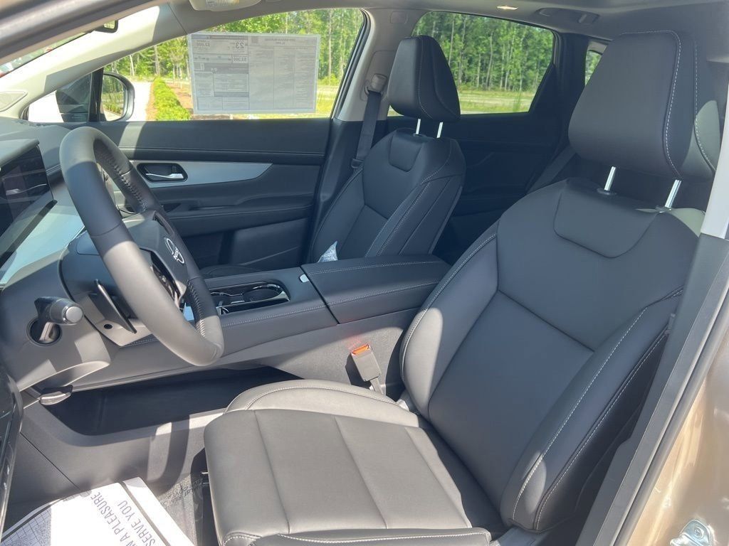 2025 Champagne Silver Metallic Nissan Murano SL AWD SUV