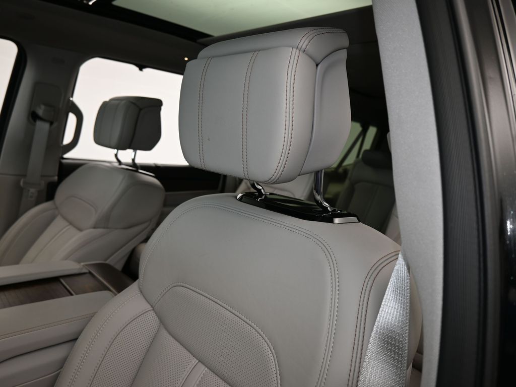 Used 2024 Diamond Black Crystal Pearlcoat Jeep Base image 18