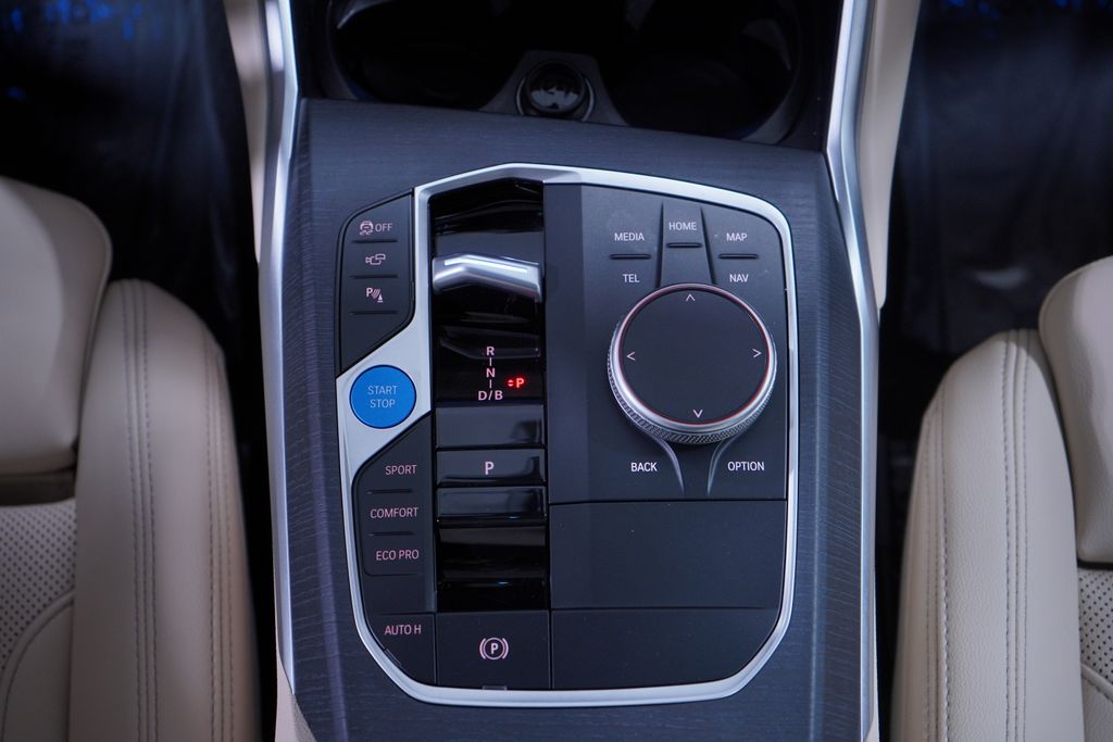 Thumbnail: 2025 BMW i4 - 14