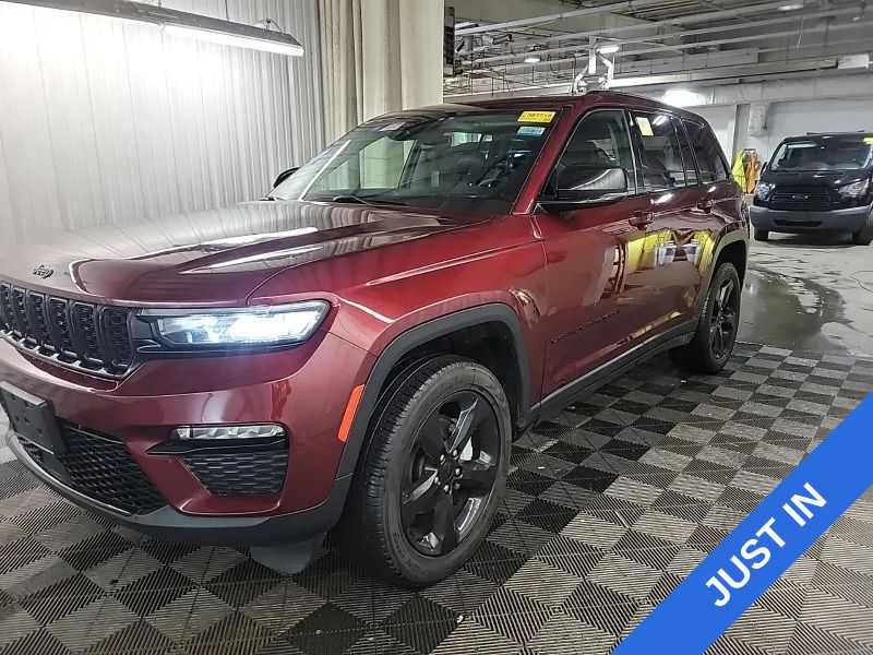 Velvet Red Pearlcoat 2023 Jeep Grand Cherokee Limited 4WD SUV / Crossover Four-Wheel Drive 8-Speed Automatic