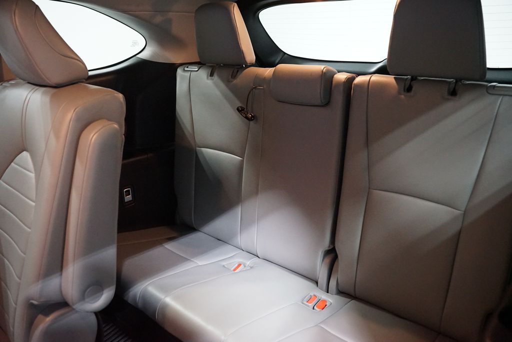 Thumbnail: 2023 Toyota Highlander - 30