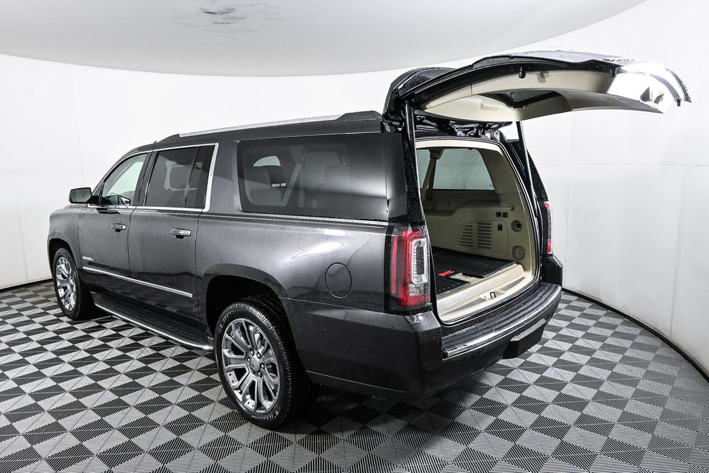 2016 GMC Yukon XL Denali 32