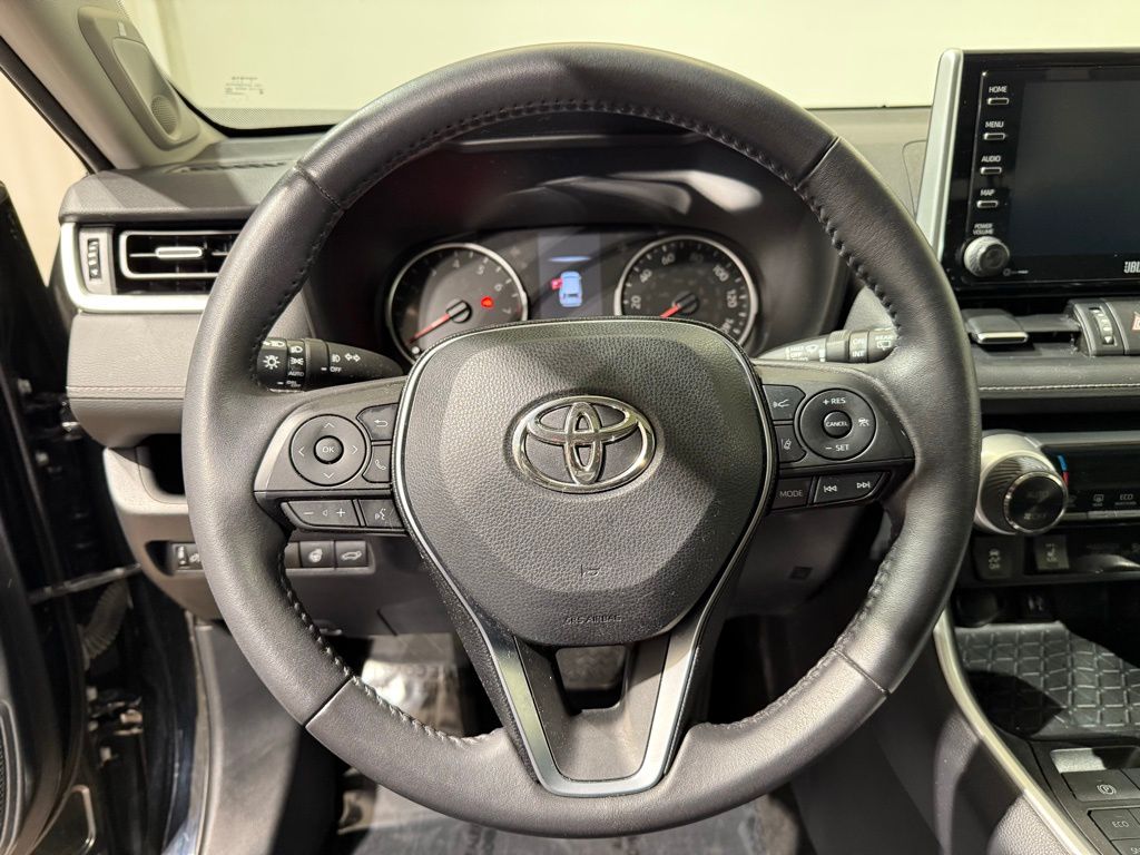 Thumbnail: 2019 Toyota RAV4 - 24