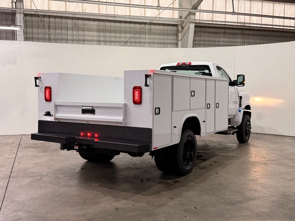 2025 Chevrolet Silverado 5500HD 