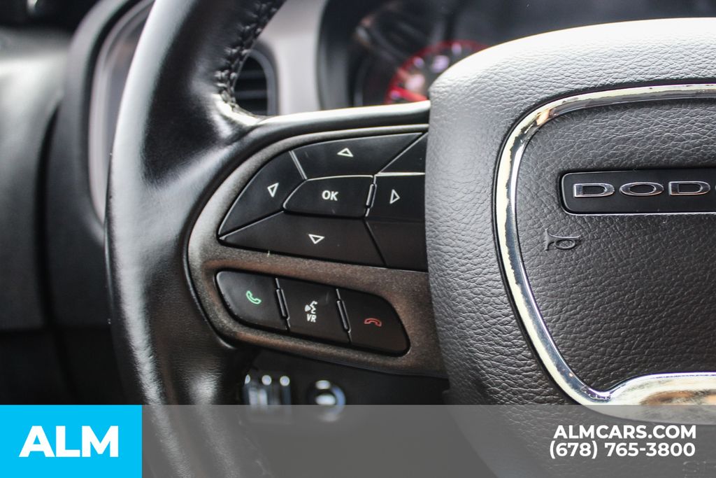 Used 2023 Black Dodge SXT image 25