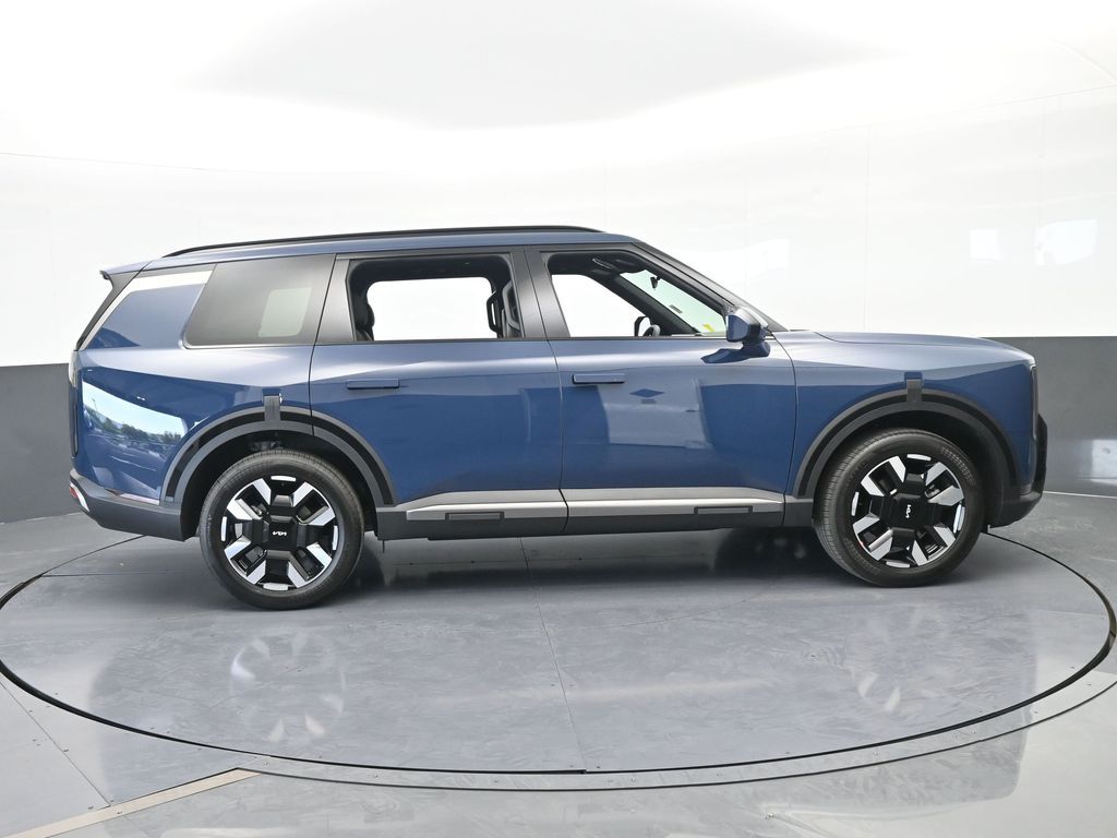 Used 2027 Midnight Lake Blue Kia S image 7