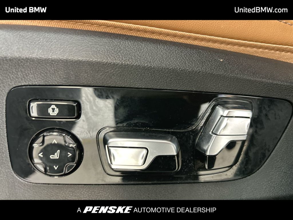 Thumbnail: 2025 BMW X7 - 12