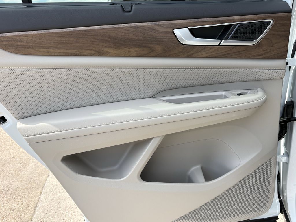 New 2026 Opal White Volkswagen 2.0T SE w/Technology image 23