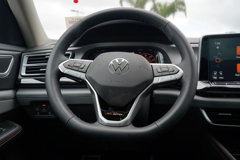 2025 Volkswagen Atlas Peak Edition SE 13
