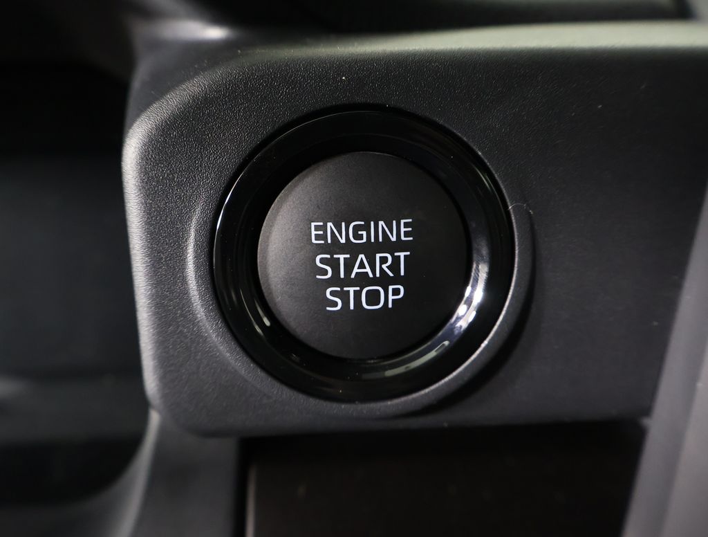 2025 Toyota Tacoma SR5 Double Cab photo 9
