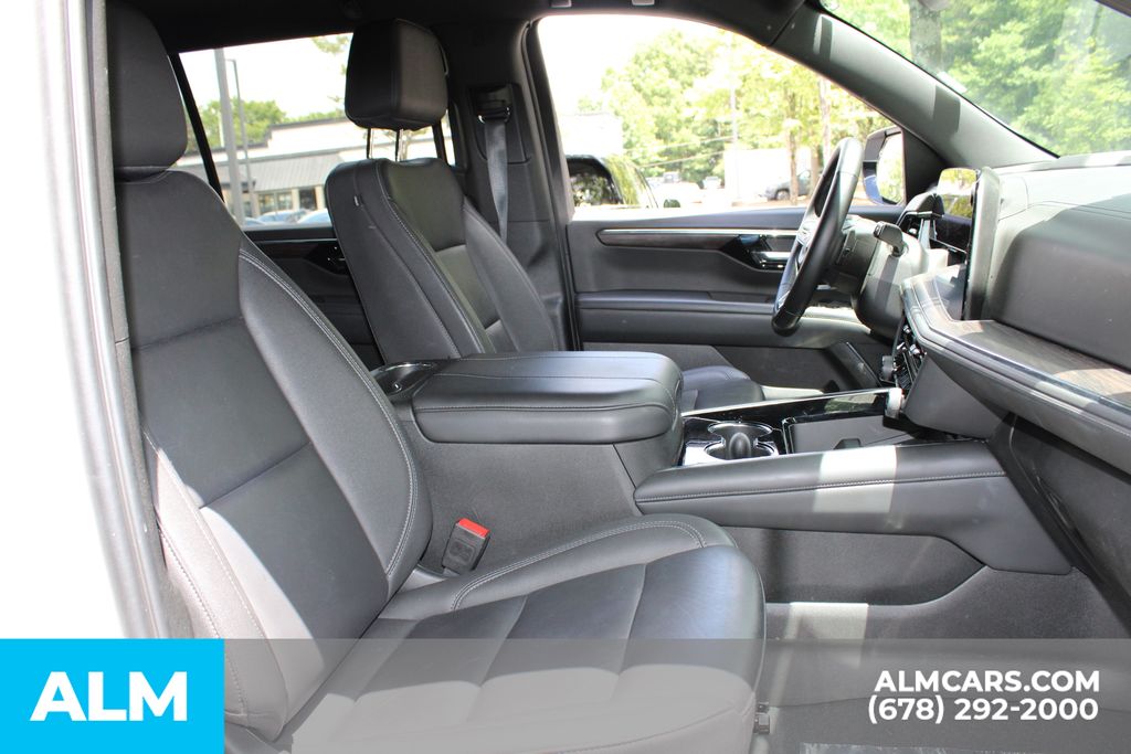 Used 2025 Beige Chevrolet Z71 image 29
