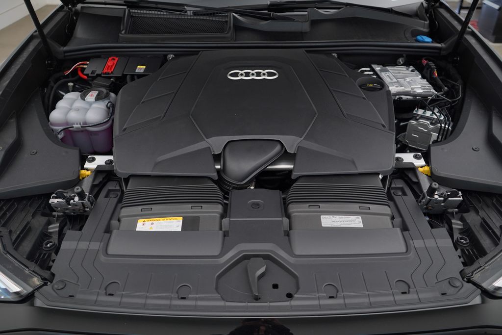 Thumbnail: 2026 Audi Q8 - 12