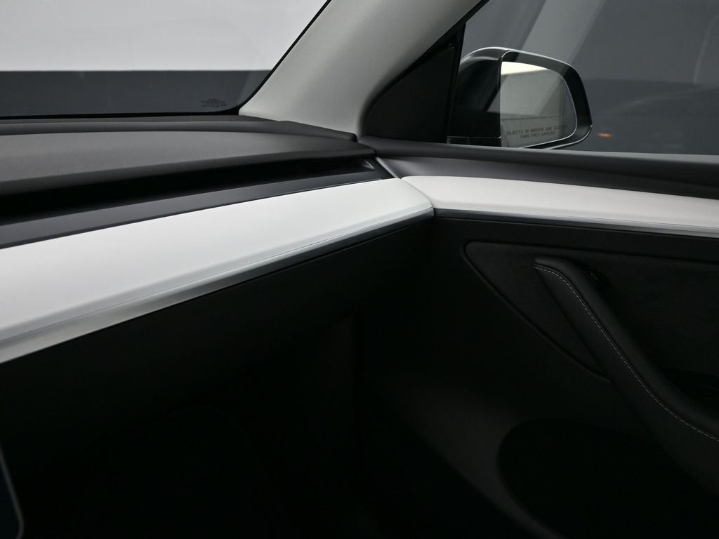 2025 Tesla Model Y Long Range Dual Motor All-Wheel Drive