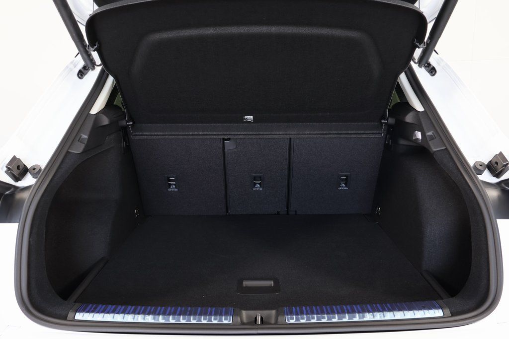 Thumbnail: 2026 Audi Q3 - 8