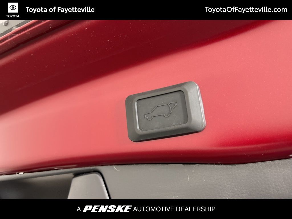 2025 Toyota RAV4 XLE Premium 22