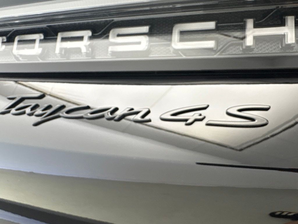 Thumbnail: 2026 Porsche Taycan - 12