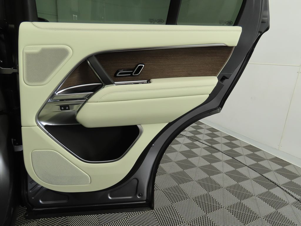 Thumbnail: 2025 Land Rover Range Rover - 29