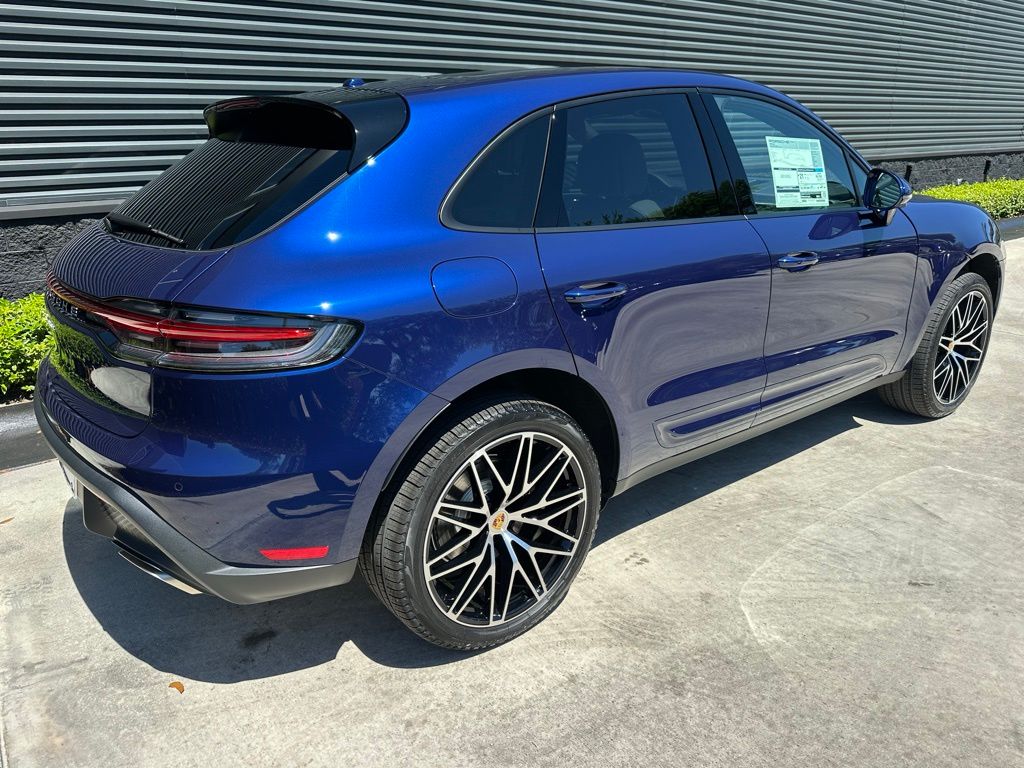 Thumbnail: 2026 Porsche Macan - 9