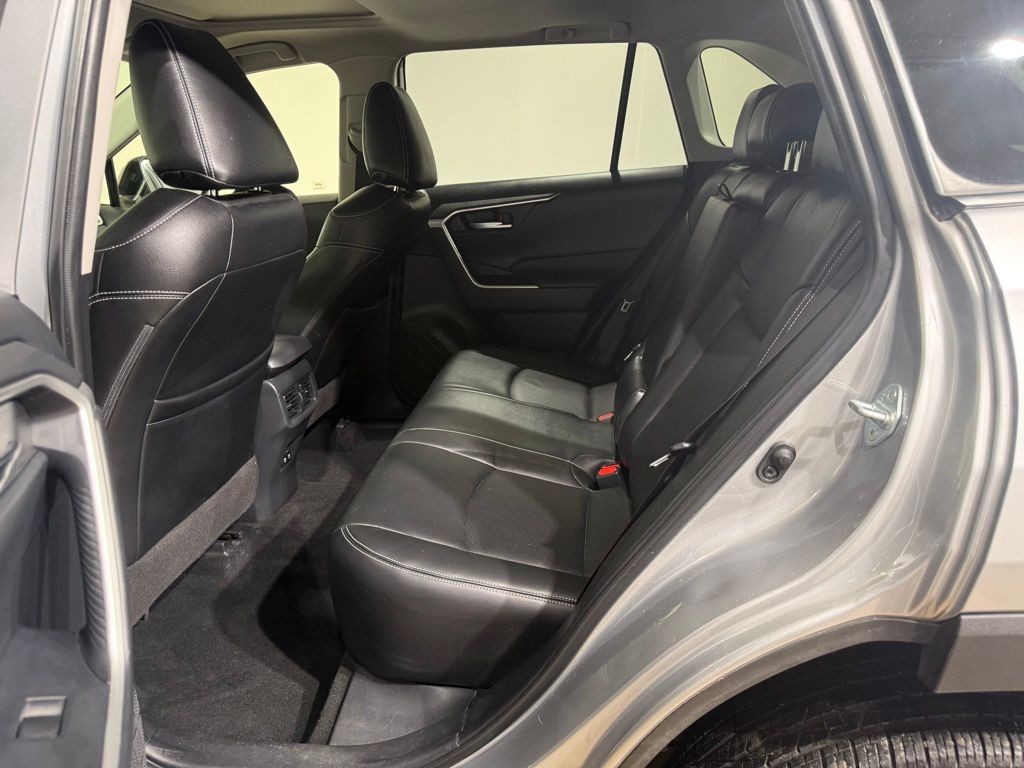 Thumbnail: 2019 Toyota RAV4 - 20