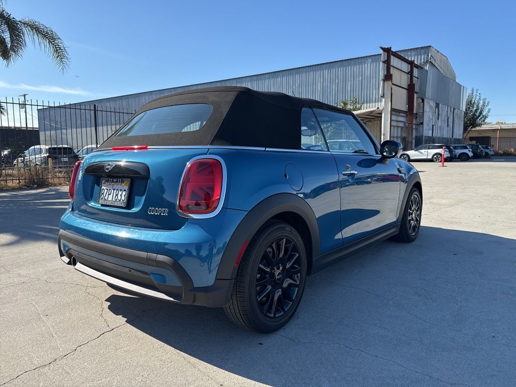 2022 MINI Cooper Signature 3