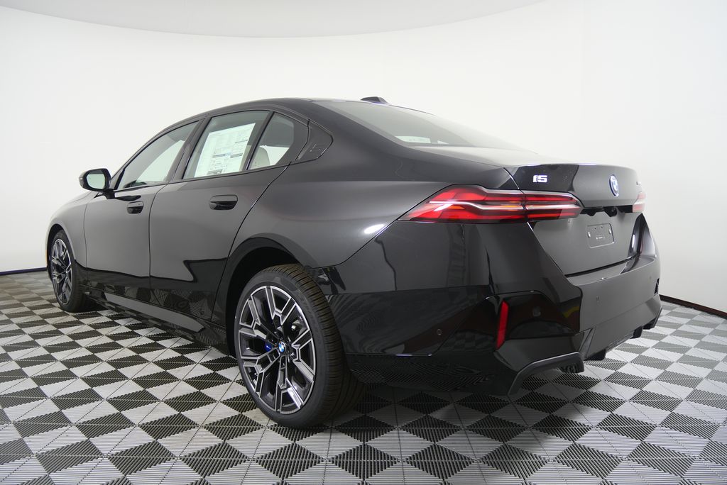 Thumbnail: 2026 BMW i5 - 5