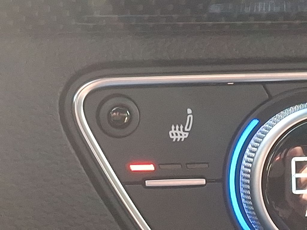 Thumbnail: 2024 Audi SQ5 - 24