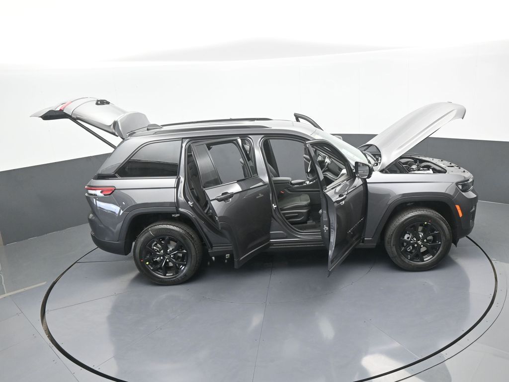 New 2025 Baltic Gray Metallic Clearcoat Jeep Altitude X image 54