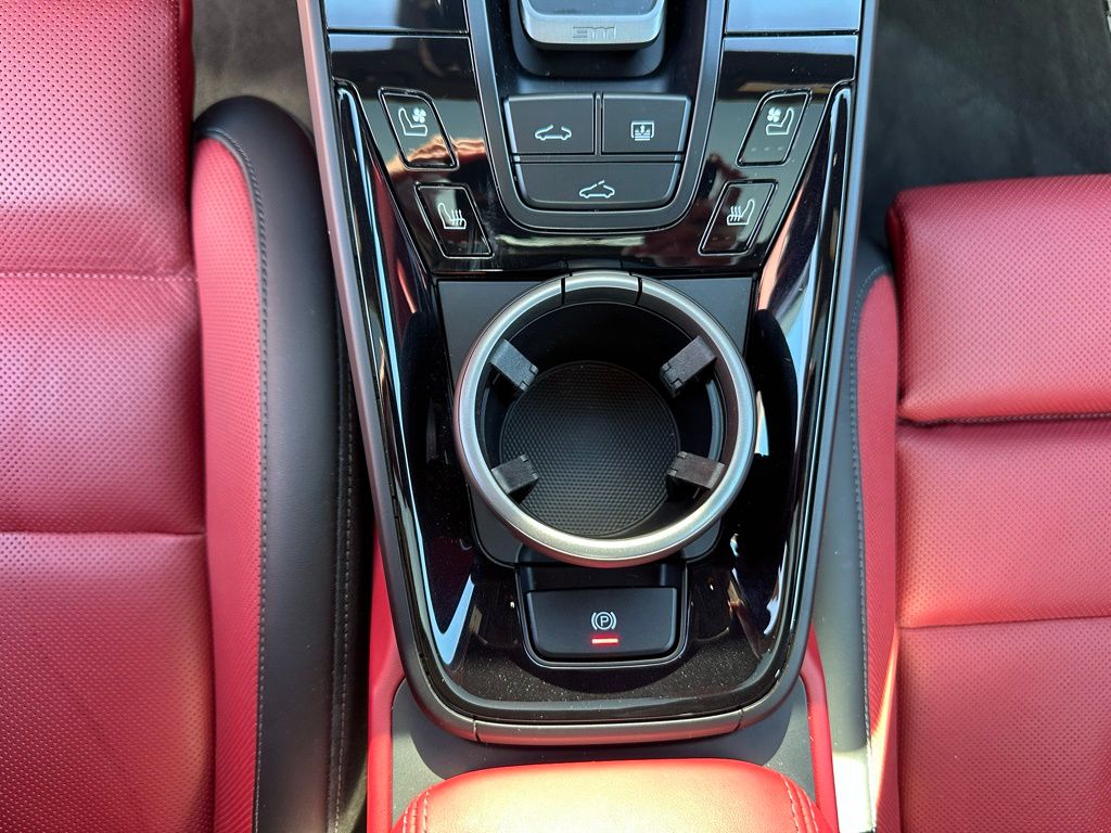 Thumbnail: 2025 Porsche 911 - 29