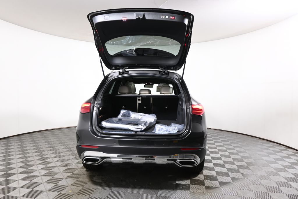 Thumbnail: 2027 Mercedes-Benz GLC - 32