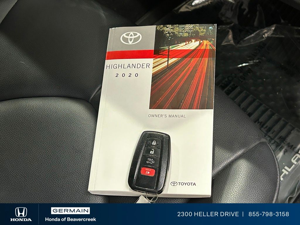 Used 2020 Black Toyota XLE image 32