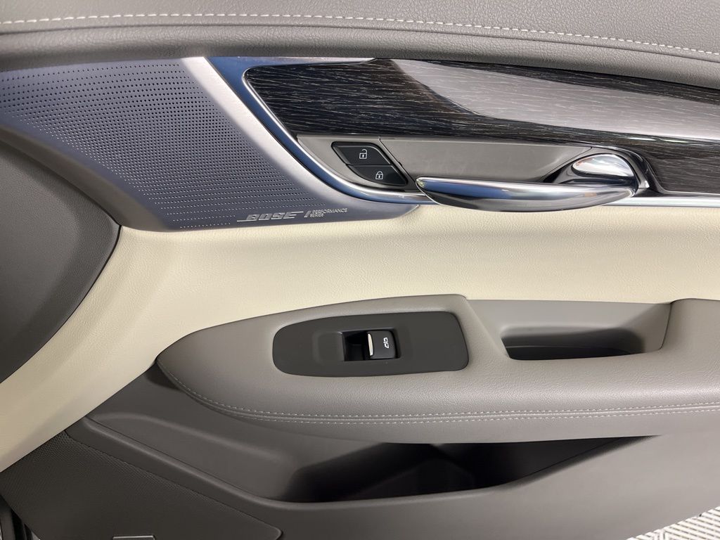 Thumbnail: 2020 Cadillac XT6 - 25