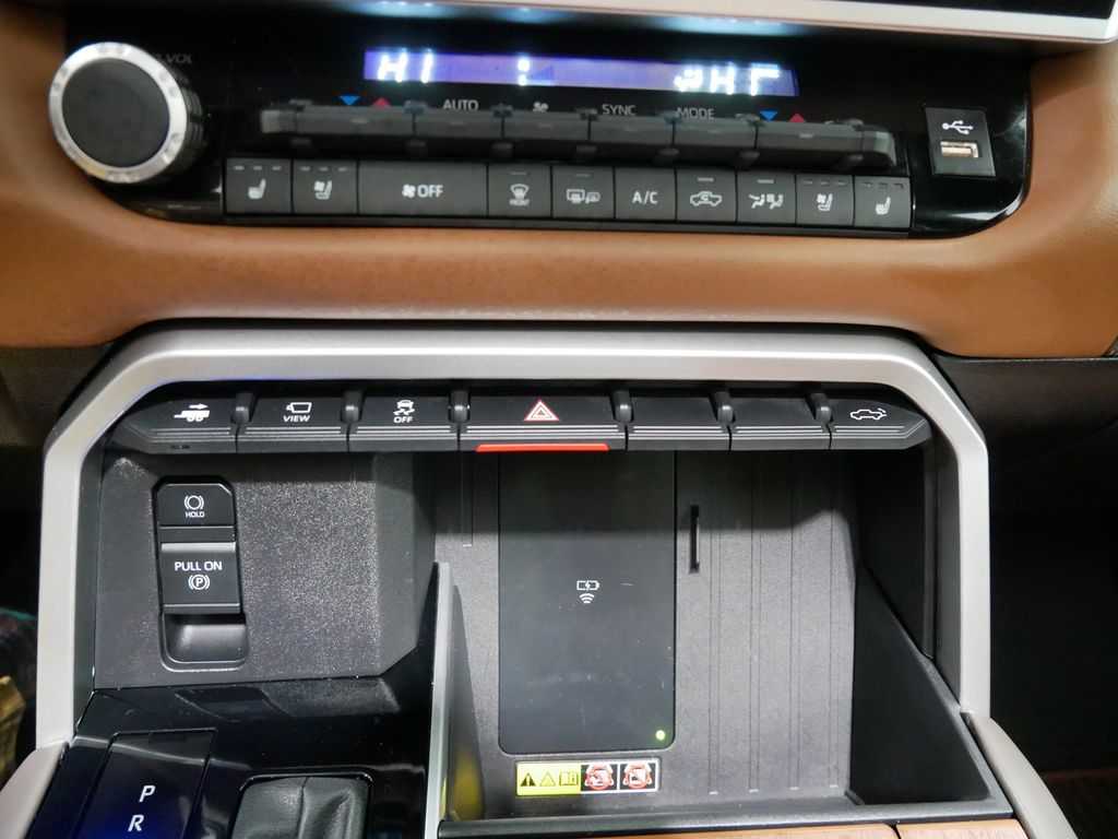 2025 Toyota Tundra 1794 Edition - Photo 33