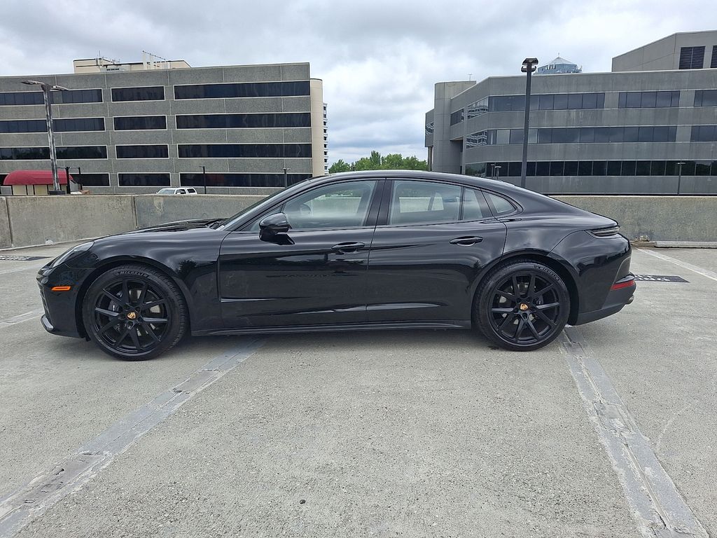 Thumbnail: 2025 Porsche Panamera - 2