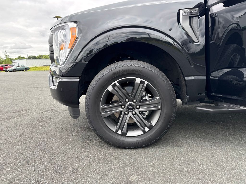 2023 Black Metallic Ford F-150 XLT 4X4 Truck