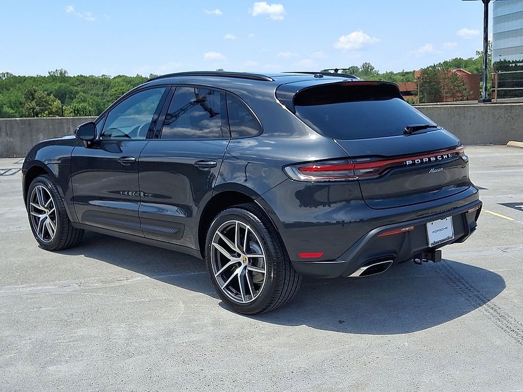 Thumbnail: 2025 Porsche Macan - 10