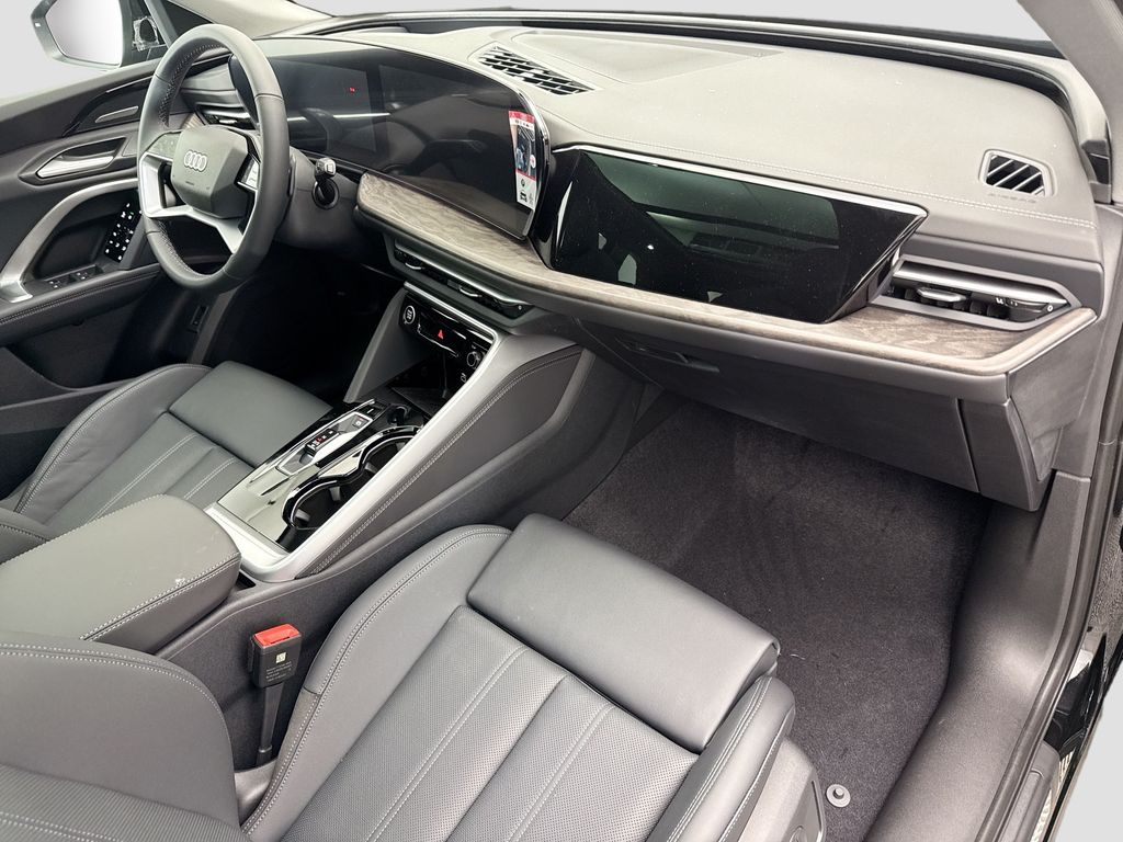 Thumbnail: 2025 Audi Q5 - 17