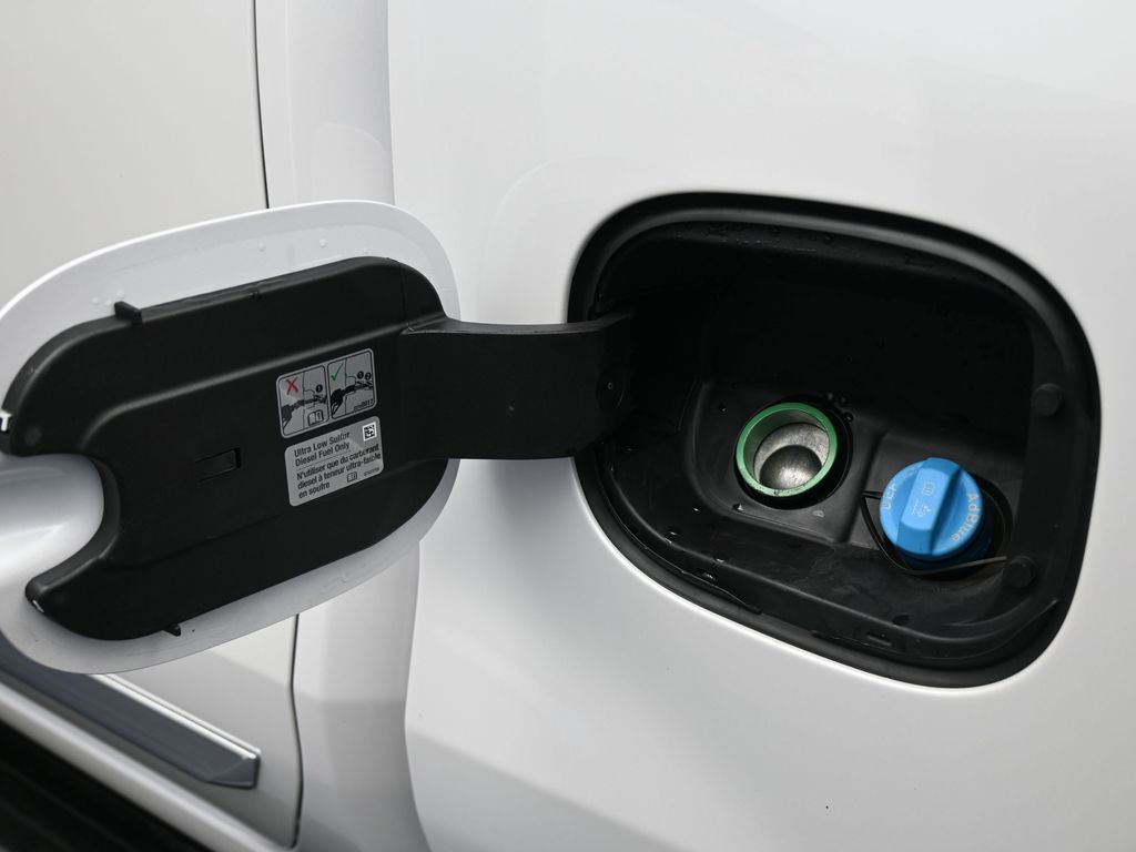 Used 2024 Iridescent Pearl Tricoat Chevrolet High Country image 50