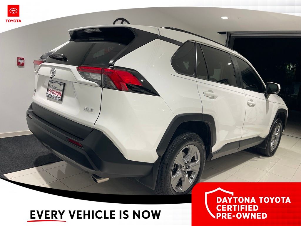 2024 Toyota RAV4 XLE - Photo 8