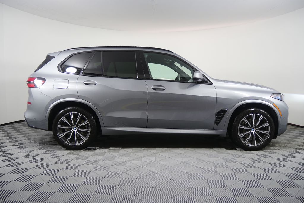Thumbnail: 2026 BMW X5 - 2