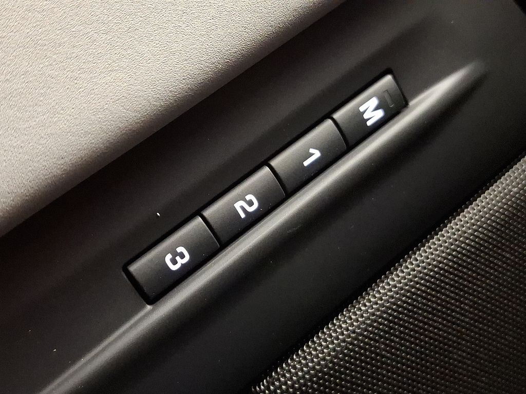 2026 Land Rover Range Rover Evoque Dynamic 17