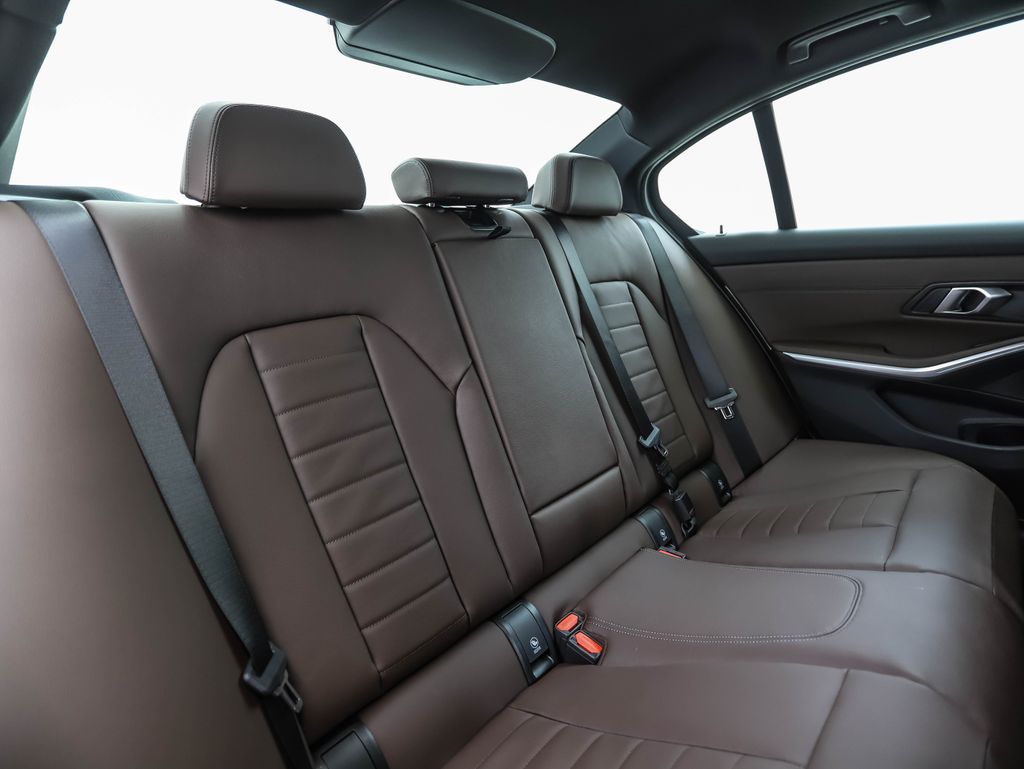 Thumbnail: 2025 BMW 3 Series - 29