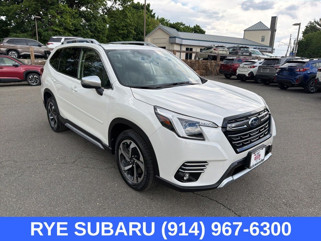 Crystal White Pearl 2022 Subaru Forester SUV / Crossover All-Wheel Drive Continuously Variable Transmission