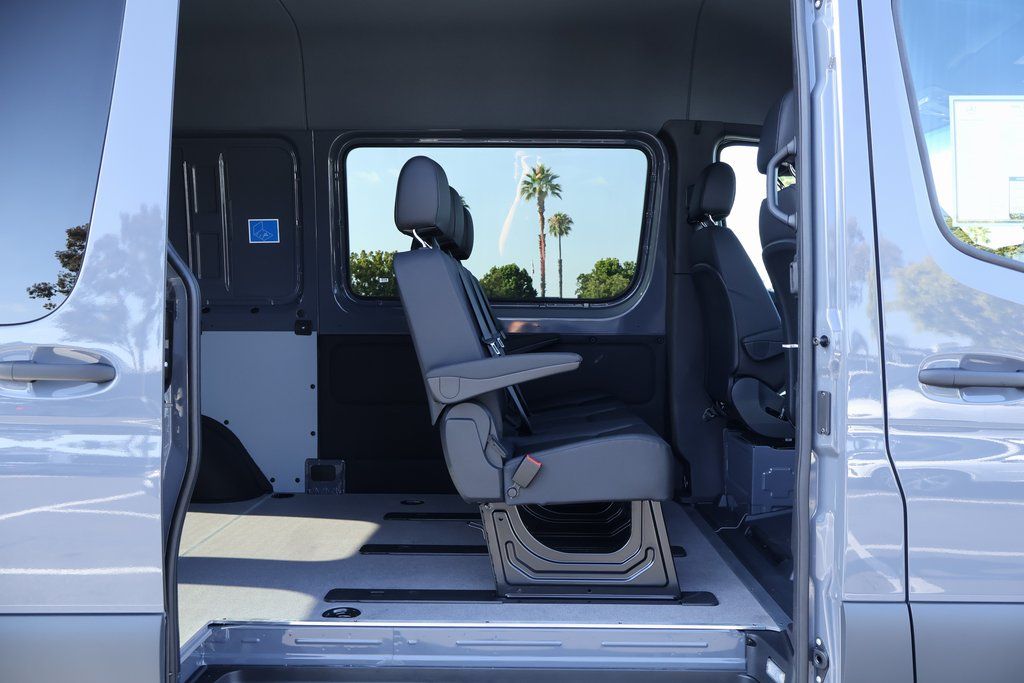Thumbnail: 2026 Mercedes-Benz Sprinter - 8