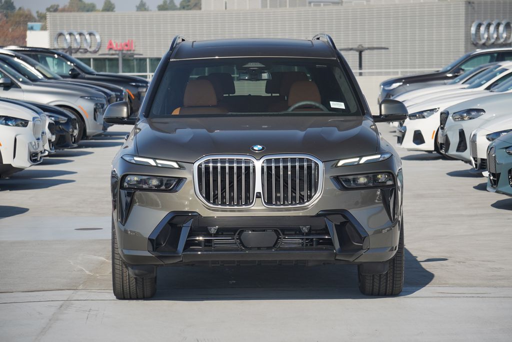 2025 BMW X7 xDrive40i 2